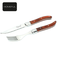 Ensemble professionnel de 2 couteaux à steak dentelés Laguiole avec manche en bois Pakka