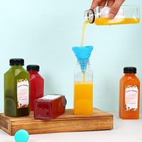 Botellas de Plástico para Jugo de 360 ml con Tapas, Botellas Reutilizables con Cepillo, Embudo y Etiquetas para Jugos y Smoothies de 12 oz