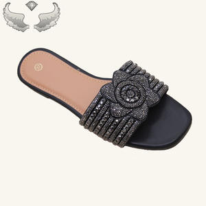 Sandales et pantoufles plates pour femmes, <span class=keywords><strong>de</strong></span> haute qualité, tendance, été, nouveau design, décontractées, avec strass, pour l'extérieur - Product Image 2