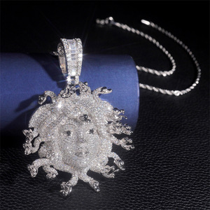 Gioielli raffinati Pass Tester diamanti 3D Medusa Charm ghiacciato 925 <span class=keywords><strong>argento</strong></span> Sterling VVS Moissanite serpente Medusa <span class=keywords><strong>ciondolo</strong></span> di diamanti - Product Image 4