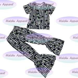 Ensembles de vêtements pour enfants en gros Bd2-2 – Haut à manches courtes et pantalon évasé en soie de lait, style européen-américain, collection automne - Product Image 2