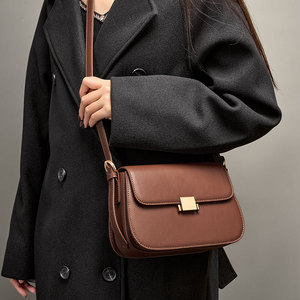Nouveau Sac Tofu en Cuir Véritable pour Femme, Design de Niche Haut de Gamme Printemps-Été 2025, Sac à Bandoulière Unique ou Croisé en Polyester - Product Image 2