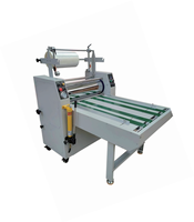 Machine à plastifier le papier de qualité industrielle, robuste et compacte, pour le traitement du papier, la protection des documents et des photos, amélioration de la qualité.