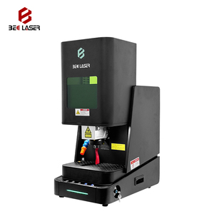 Machine de marquage laser à fibre entièrement fermée 20W 30W 50W 60W 100W avec source Raycus JPT MOPA et boîtier de protection - Product Image 4