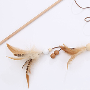 Vente en gros de jouets pour <span class=keywords><strong>chats</strong></span> personnalisés, baguette interactive amusante en bois rétractable, baguette de taquinerie, plumes de poulet d'intérieur - Product Image 5