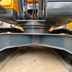 Excavatrice sur chenilles Hyundai 220 d'occasion, moteur et pompe d'origine, poids opérationnel de 22 tonnes, excellent état de fonctionnement - Product Image 5