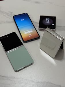 99% ใหม่สำหรับ SAM <span class=keywords><strong>Galaxy</strong></span> <span class=keywords><strong>Z</strong></span> <span class=keywords><strong>Z</strong></span> <span class=keywords><strong>flip</strong></span> <span class=keywords><strong>4</strong></span> 5 6โทรศัพท์มือถือที่ใช้ปลดล็อคของแท้สมาร์ทโฟนมือสอง - Product Image 3