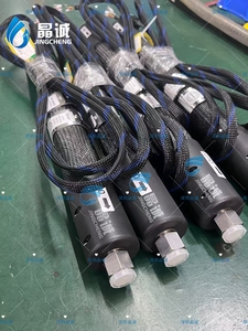 Macchina per l'applicazione di colla a caldo su <span class=keywords><strong>tubi</strong></span> in gomma PUR per componenti automobilistici e macchinari industriali - Product Image 4