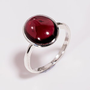 แหวนโกเมนสีแดง เครื่องประดับเงินแท้ 925 สําหรับผู้หญิง ขายส่งแหวนเงินดีจํานวนมากผู้ส่งออก - Product Image 1