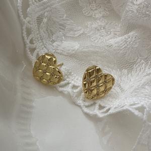 Wenchi S925 Pure <b>Silver</b> Diamond Grid <b>Heart</b>-Shaped <b>Stud</b> <b>Earrings</b> Luxury European American Cross-Border Fashion Niche Design Model - Product Image 5