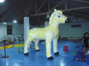 Jouets d'extérieur, âne gonflable en PVC durable, modèle d'animal géant pour l'extérieur, à vendre - Product Image 2