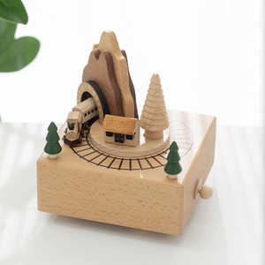 Nouvelle Arrivée Boîte à Musique en Bois avec Train Rotatif, Jouet Éducatif, Cadeau de Noël, Jouets d'Apprentissage pour Enfants - Product Image 4