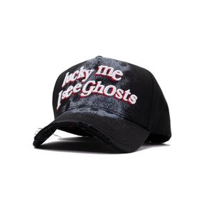 Sombrero G5 Fino, Gorra de Béisbol Deportiva de 5 Paneles en Gamuza con Bordado 'Lucky Me I See Ghosts' y Diseño Desgastado - Product Image 4