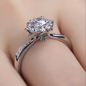 Cổ Điển Sáu Móng Vuốt Thiết lập 18 Karat Rắn Vàng 6.5Mm Cvd Phòng Thí Nghiệm Kim Cương Với Giấy Chứng Nhận IGI Nhẫn Cưới - Product Image 3