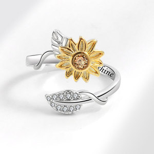 Anillo Giratorio Ajustable con Girasol, Zirconia, Cobre, Chapado en Oro, Diseños de Dos Tonos, Joyería Antiestrés 'Eres mi rayo de sol', Regalo de Cumpleaños - Product Image 3