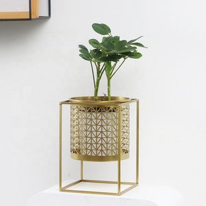 Soporte Decorativo <span class=keywords><strong>de</strong></span> Metal para Macetas <span class=keywords><strong>de</strong></span> Jardín y Balcón, para Uso en Interiores y Exteriores, Color Dorado - Product Image 3