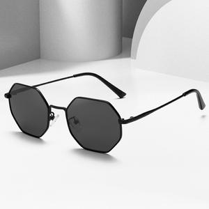 Nuevas Gafas de Sol Polarizadas para Hombre, Protección UV400, Montura Completa, Lentes TAC, Estilo Poligonal, Gris, Negro, Marrón - Product Image 3