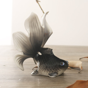 Cerámica suerte fengshui artes lindos pequeños peces adornos negro y rojo porcelana estatuilla mesa escritorio decoración del hogar accesorio - Product Image 5