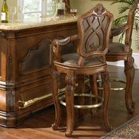 Klassisches Vintage Bar-Theken-Esszimmer-Set mit Leder-Barhockern Holzrahmen Amerikanisches Luxus-Bar-Set