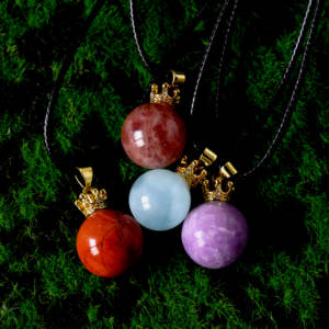 <span class=keywords><strong>Collection</strong></span> de pendentifs couronne en cristal multi-matériaux en pierre naturelle pour hommes et femmes - Product Image 1