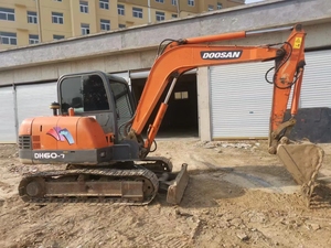 Miniexcavadora Usada Doosan DH60-7 de 6 Toneladas, Pequeña Excavadora de Orugas con Certificación CE EPA, Bomba Hidráulica KYB, Motor Doosan, Acoplador Rápido y Martillo Rompedor - Product Image 2