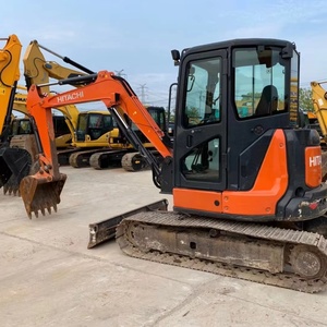 Excavatrice sur chenilles polyvalente Hitachi ZX55USR de 5 tonnes avec moteur Yanmar, flexible et efficace, pour travaux municipaux et de jardinage, importée du Japon - Product Image 1