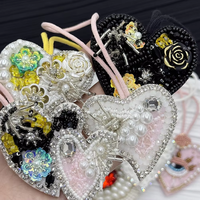 Pendentif en forme de cœur en feutre 3D fait à la main, avec strass en PVC, breloque à coudre, patchs pour vêtements avec paillettes