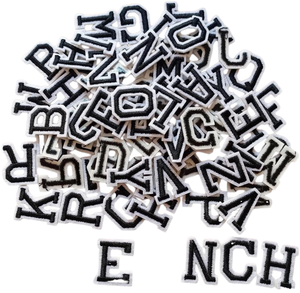 Parches Termoadhesivos de Letras del Alfabeto Bordadas en Tela de Fieltro No Tejida para Ropa, Prendas y Sombreros DIY - Product Image 1