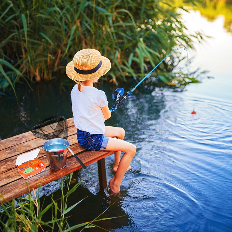 child's fishing pole and tackle box DaddyGoFish Kids - Rod Reel Combo Starter Set swivels and sinkers suited to a range of different fishing situations Lanaak Kids Fishing Pole and