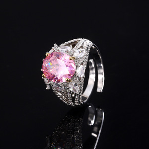 Bague en zircon rubis taille ovale, laiton plaqué bicolore, bague de luxe ajustable pour femme - Product Image 5