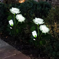 Lampe solaire YN à 3 têtes en forme de rose pour extérieur, décorative, indice de protection IP65, pour mariages, lumières féériques de jardin et éclairage décoratif