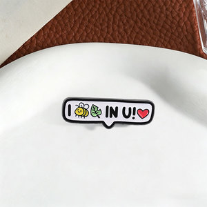 Spilla in smalto 'I Believe In You' con simpatico <span class=keywords><strong>gioco</strong></span> di <span class=keywords><strong>parole</strong></span>, ape, foglia, cuore e scatola di dialogo, distintivo da borsa e risvolto, gioiello di moda, regalo per amici - Product Image 2