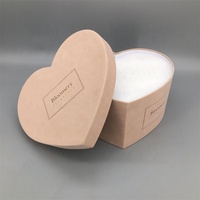 Boîtes à fleurs en carton en forme de cœur personnalisées avec logo fait main pour bouquets, emballage cadeau avec options de revêtement UV et de lamination brillante