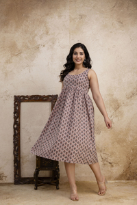 Kurti tendance rose poudré brodé de sequins pour femme, sans manches, col rond, tenue ethnique élégante pour collection décontractée de fêtes d'été - Product Image 6