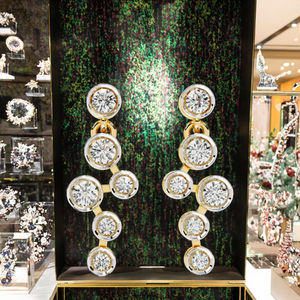 Boucles d'oreilles longues ethniques bohèmes de créateur en or massif 9 carats avec diamants taille ronde pour mariage, fiançailles, soirée, pour femmes - Product Image 3