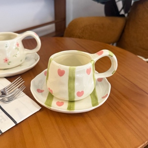 Set di tazze da tè da caffè in ceramica 2025 Chic dipinto a mano <span class=keywords><strong>con</strong></span> piattini <span class=keywords><strong>con</strong></span> Design a fiocco rosa inclusi tazze di porcellana - Product Image 3