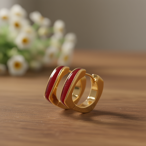 Orecchini a Cerchio E4766 Placcati Oro in Lega di Zinco, Design Geometrico Rosso, Gioielli Unisex Classici e alla Moda - Product Image 2