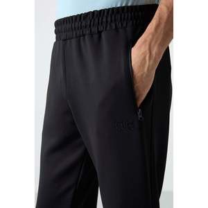 Pantalones deportivos negros Barton para hombre, mezcla de algodón, cintura elástica, cordón ajustable, bolsillos. Deportes y Ropa Casual. Modelo 84952. - Product Image 3