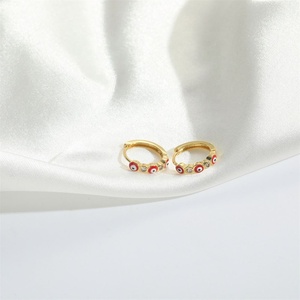 Pendientes de Aro con Perlas Ojo de Diablo, Diseño Original de Nicho, en Rodio, Aleación Moderna, Versátiles, Creativos, Regalo para Socialité - Product Image 5