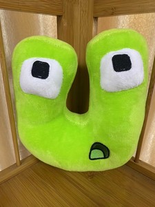 Juguetes de peluche personalizables con 26 letras del alfabeto, nuevos muñecos de peluche súper suaves con relleno de algodón PP y forro de malla, técnicas de lavado para mayor comodidad. - Product Image 6