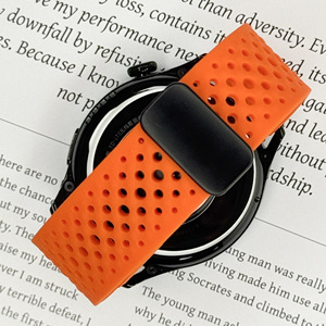 Correa de Reloj de Silicona Transpirable y Perforada con Hebilla Magnética Plegable de 20mm 22mm, Correa Deportiva Compatible con Relojes Inteligentes Huawei - Product Image 6