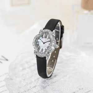 Montre en quartz de luxe pour femmes avec un design de bracelet fin - Product Image 3