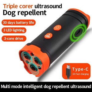 Haute puissance Rechargeable Triple Core <span class=keywords><strong>ultrasons</strong></span> chien répulsif longue Distance Anti-aboiement dispositif de formation extérieur en plastique chat - Product Image 2