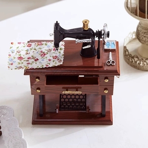 กล่องดนตรีรูปจักรเย็บผ้าสไตล์ยุโรปย้อนยุค ของตกแต่งบ้าน - Product Image 6