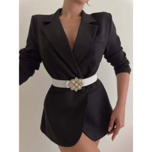 Cinturón de mujer con adornos de perlas, cinturón de boda de poliéster blanco, ajuste estándar - Product Image 2