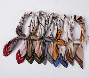Nouveau japonais et coréen doux Simple classique vague Point 70*70cm petite écharpe <span class=keywords><strong>soie</strong></span> femmes petits foulards carrés - Product Image 2