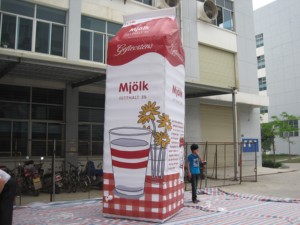 Vente flash : Carton de lait gonflable pour événements publicitaires en extérieur - Product Image 2