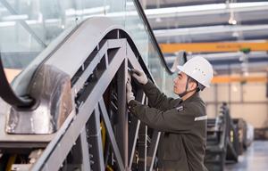 Scale Mobili Contemporanee Surapid per Uso Esterno in Ospedali, Aeroporti, Hotel - Costruzione in Acciaio Zincato/Acciaio Inossidabile/Alluminio - Product Image 5