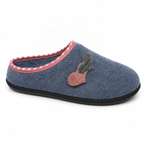 Grossiste Pantoufles Femme Appliqué Étoile Cœur Bout Fermé Polaire Semelle Caoutchouc Antidérapante - Product Image 5