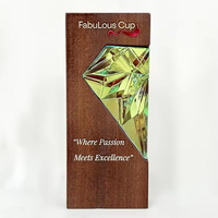 Plaque en bois finition acajou de qualité supérieure avec diamant en cristal K9 irisé, récompense personnalisée pour l'excellence exécutive